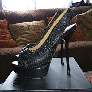 L.A.M.B ✨Keagon stiletto heels with box/dustbag